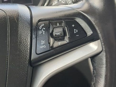 Used 2021 Chevrolet Trax LT w/ LT Convenience Package image 24