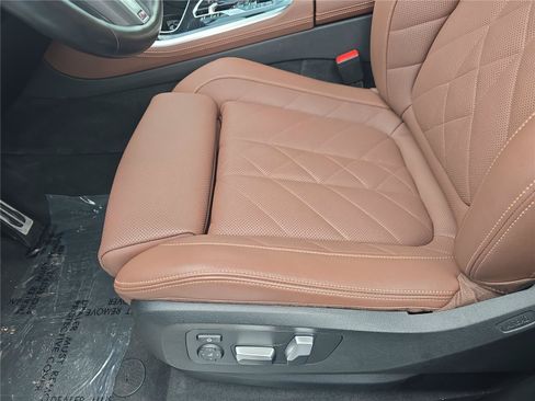 Used 2024 BMW X5 sDrive40i w/ M Sport Package RWD image 18
