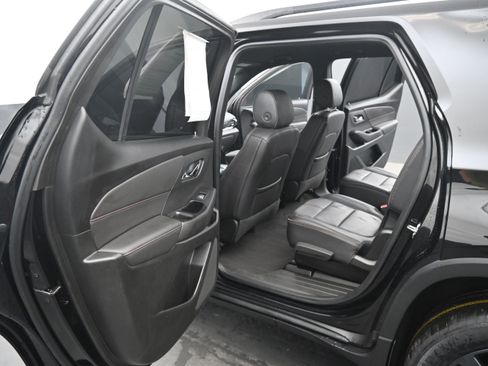 Used 2022 Chevrolet Traverse RS FWD image 13