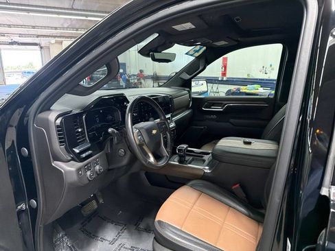 Used 2023 Chevrolet Silverado 1500 High Country w/ High Country Premium Package AWD/4WD image 20