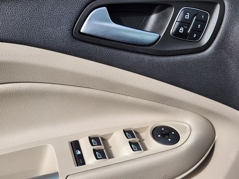 Used 2019 Ford Escape Titanium image 15