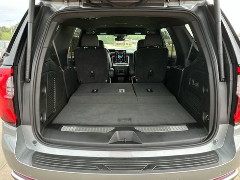 Used 2025 GMC Yukon Denali AWD/4WD image 24