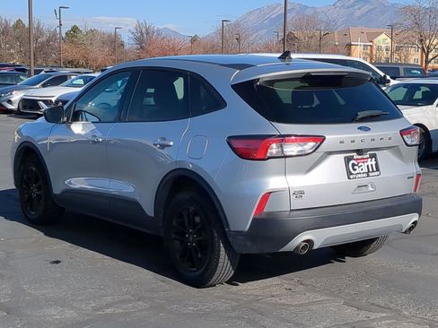 Used 2020 Ford Escape SE Sport image 8