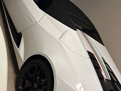 Used 2019 Lamborghini Huracan LP 580-2 image 3