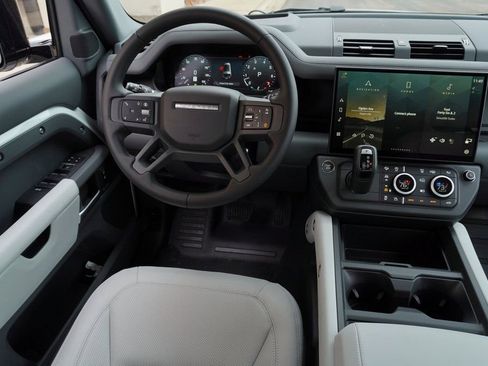 New 2026 Land Rover Defender 130 X-Dynamic SE AWD/4WD image 16