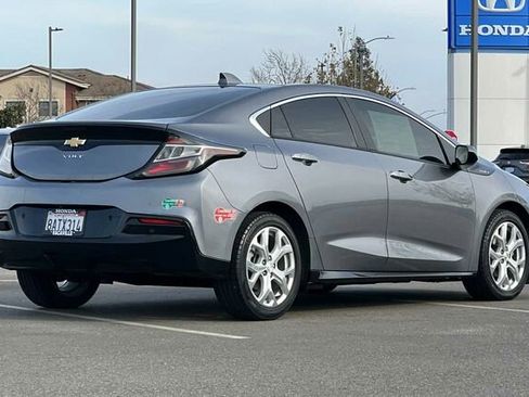 Used 2018 Chevrolet Volt Premier w/ Driver Confidence Package image 4
