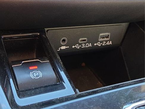 Used 2024 Subaru Outback Premium image 24