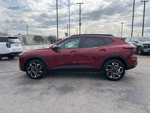 Certified 2025 Chevrolet Trax RS image 6