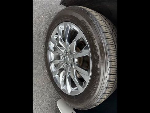 Used 2022 Chevrolet Tahoe Premier w/ Premium Package 2 AWD/4WD image 9