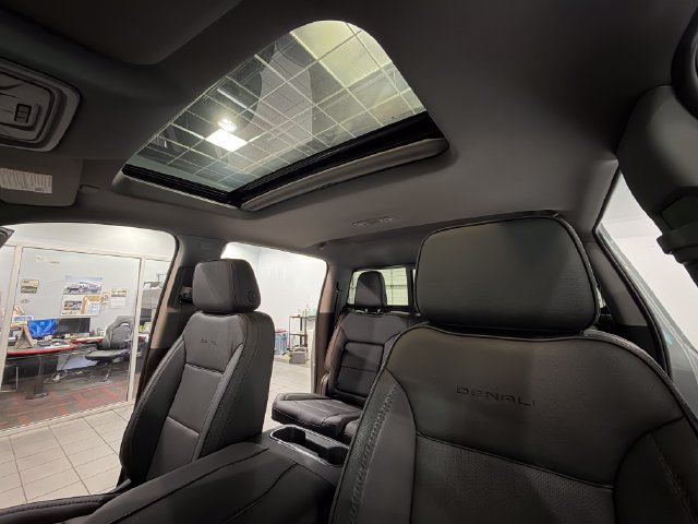 Used 2024 GMC Sierra 1500 Denali AWD/4WD image 32