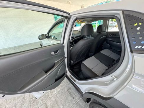 Used 2022 Hyundai Kona SE FWD image 16