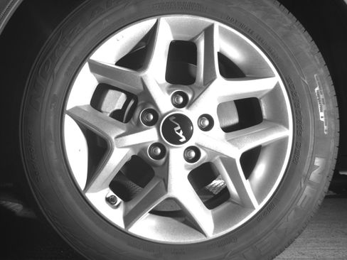 Used 2025 Kia Soul LX w/ LX Technology Package image 12