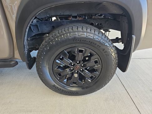 Used 2022 Nissan Frontier PRO-4X w/ Off-Road Protection Package AWD/4WD image 38