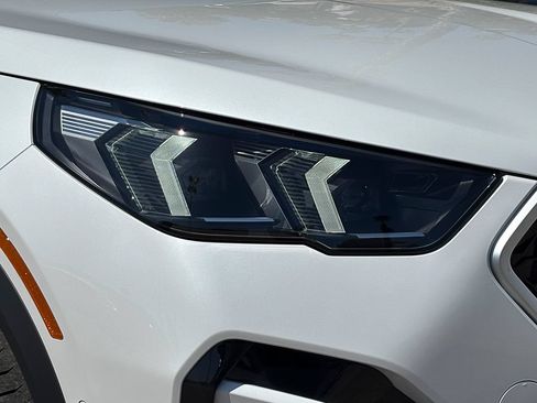 New 2026 BMW X2 xDrive28i w/ Technology Package AWD/4WD image 7