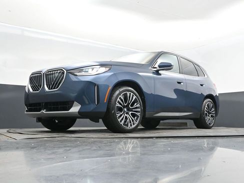 Used 2025 BMW X3 xDrive30i w/ Convenience Package image 40