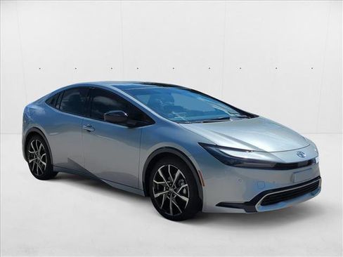 New 2026 Toyota Prius Plug-In Hybrid FWD image 3