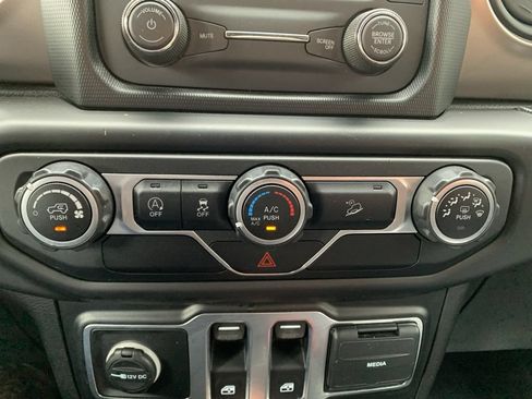 Used 2020 Jeep Wrangler Sport AWD/4WD image 42