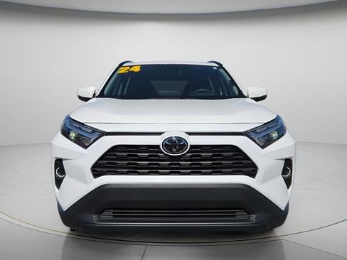 Used 2024 Toyota RAV4 XLE w/ Convenience Package image 4