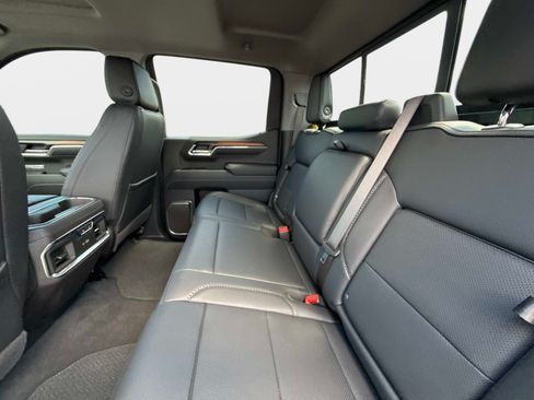 Used 2025 GMC Sierra 1500 Denali w/ Denali Reserve Package AWD/4WD image 15