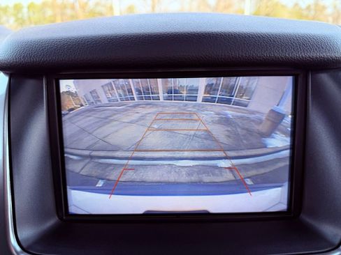 Used 2018 Chevrolet Suburban LT image 28