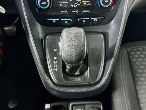 Used 2022 Ford Transit Connect XLT FWD image 16