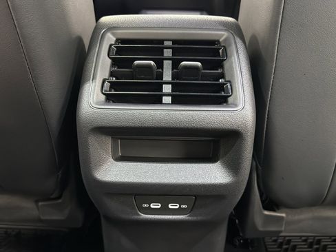 New 2026 Volkswagen Tiguan SE AWD/4WD image 31