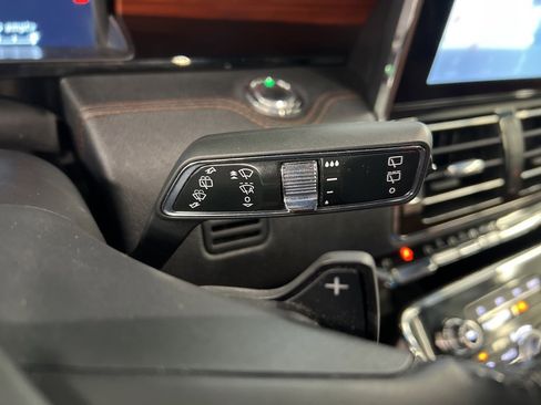 Used 2020 Lincoln Navigator Reserve w/ Luxury Package image 20