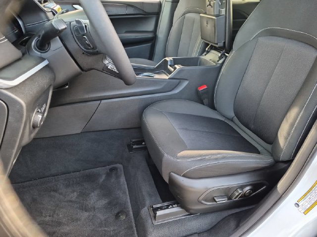 Used 2025 Jeep Grand Cherokee 4WD image 17