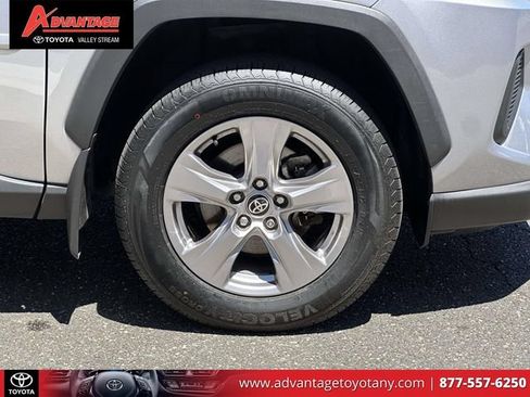 Used 2022 Toyota RAV4 XLE AWD/4WD image 11