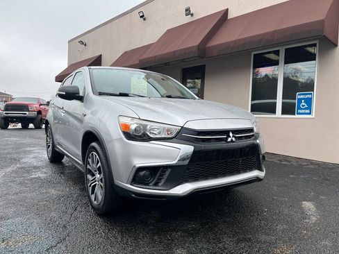 Used 2018 Mitsubishi Outlander Sport ES image 2
