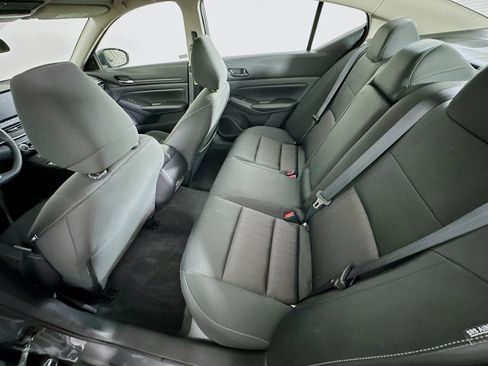 Used 2025 Nissan Altima 2.5 SV image 25