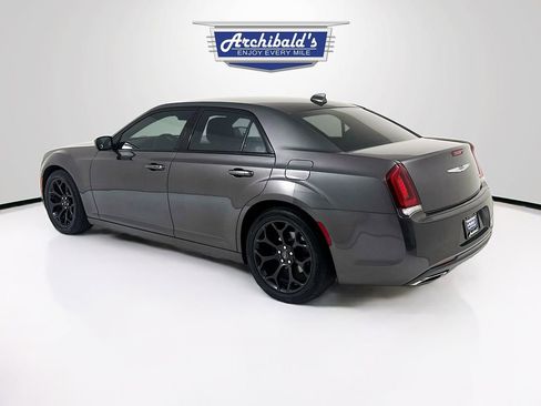 Used 2019 Chrysler 300 S image 5