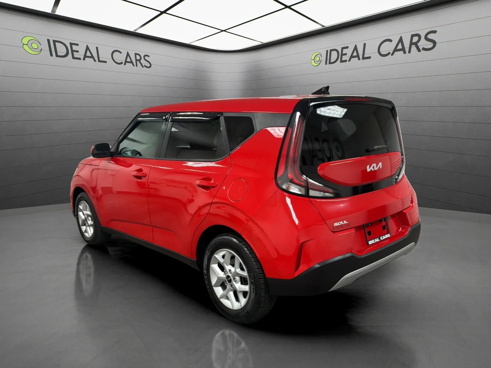 Used 2023 Kia Soul LX w/ Option Group 015 FWD image 7