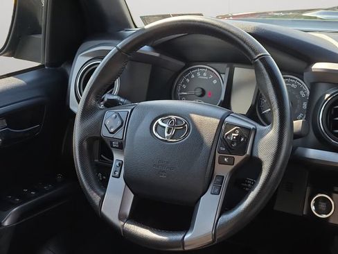 Certified 2019 Toyota Tacoma TRD Sport AWD/4WD image 18