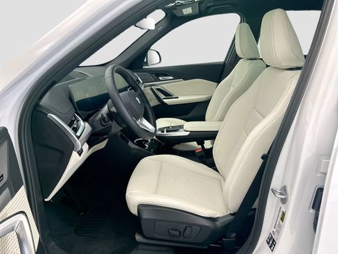 New 2026 BMW X1 xDrive28i w/ Technology Package AWD/4WD image 17