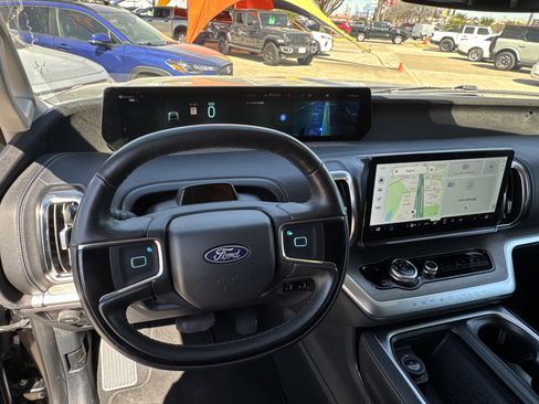 Used 2025 Ford Expedition Max Platinum image 21