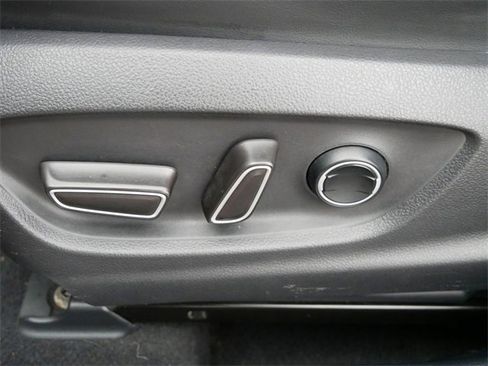 Used 2017 Toyota Prius Prime Premium image 14