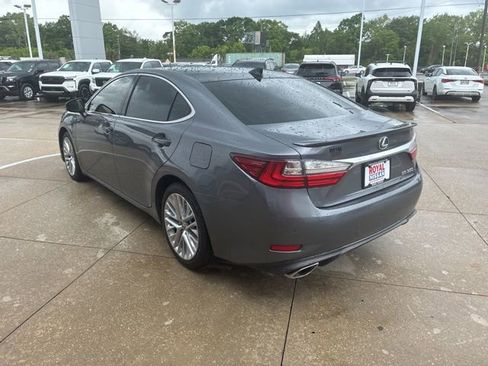 Used 2016 Lexus ES 350 w/ Luxury Package w/Wood Trim FWD image 5