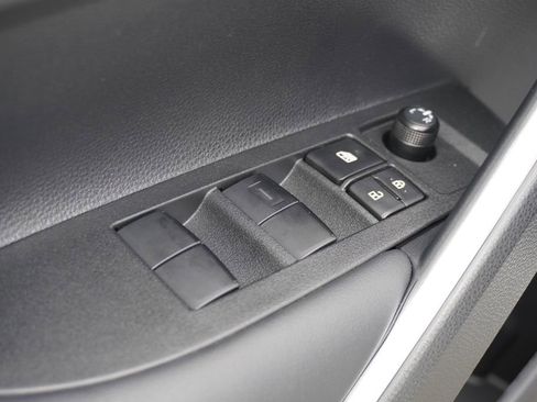 Used 2026 Toyota Corolla Cross XLE image 13