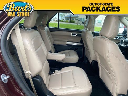 Used 2022 Ford Explorer XLT w/ Equipment Group 202A AWD/4WD image 12