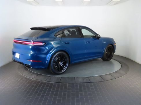 Certified 2026 Porsche Cayenne S AWD/4WD image 7