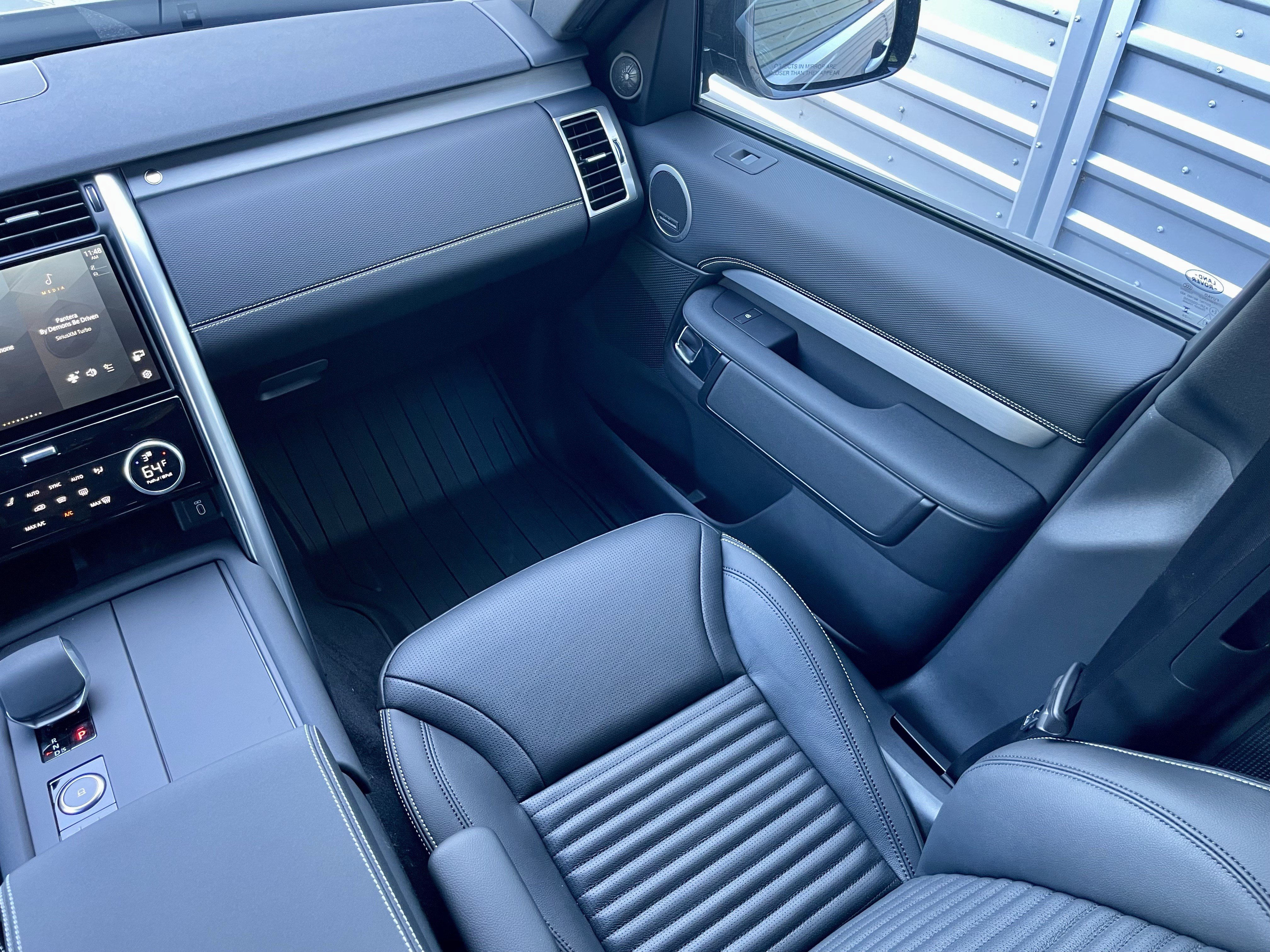 New 2026 Land Rover Discovery Dynamic SE AWD/4WD image 18