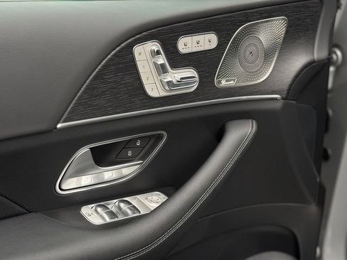 Used 2025 Mercedes-Benz GLE 450 4MATIC image 46