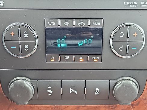 Used 2013 Chevrolet Tahoe LTZ AWD/4WD image 27