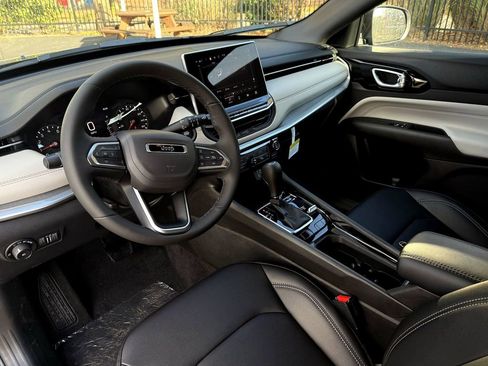 New 2026 Jeep Compass Limited image 12