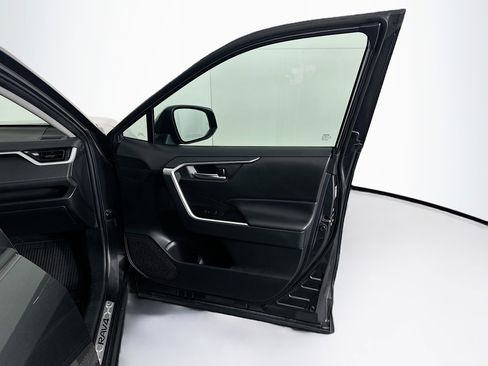 Used 2023 Toyota RAV4 XLE Premium image 32