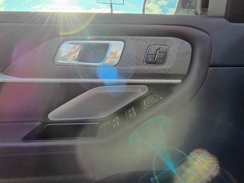 New 2026 Ford Explorer Platinum image 14