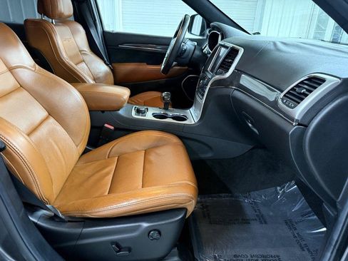 Used 2015 Jeep Grand Cherokee SRT AWD/4WD image 37