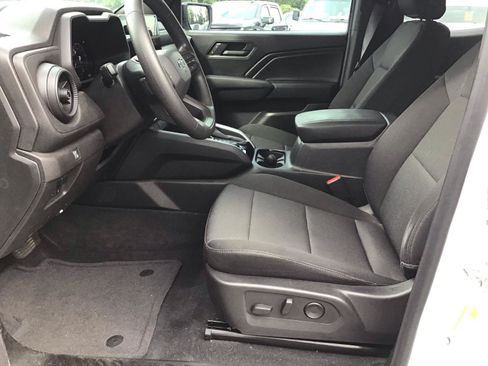 Used 2024 Chevrolet Colorado Trail Boss w/ Advanced Trailering Package AWD/4WD image 9