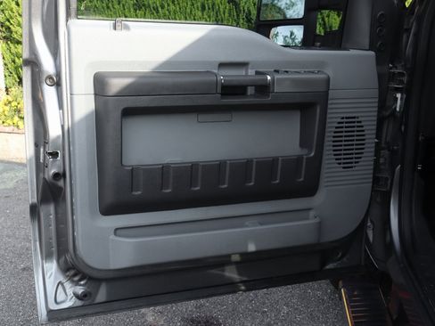 Used 2012 Ford F250 XLT w/ XLT Premium Pkg image 17